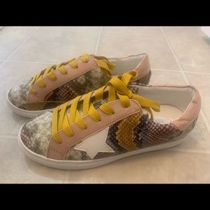 NWOT Fashion sneakers low top lace up multi color faux snake skin print